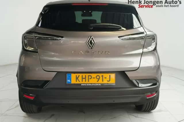 Renault Captur (2025) thumbnail 4