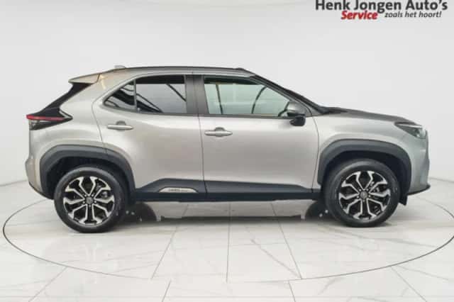 Toyota Yaris Cross (2024) thumbnail 2