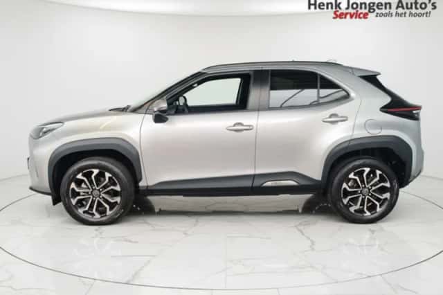 Toyota Yaris Cross (2024) thumbnail 4