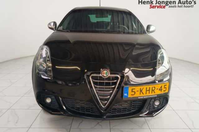 Alfa Romeo Giulietta (2013) thumbnail 4