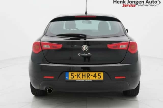Alfa Romeo Giulietta (2013) thumbnail 5