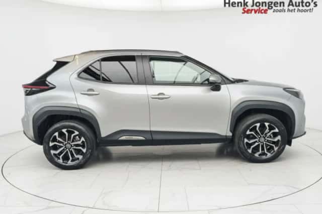 Toyota Yaris Cross (2025) thumbnail 2