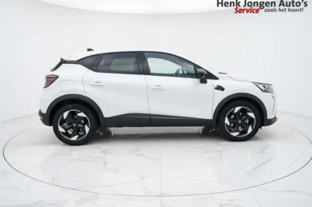 Renault Captur (2025) thumbnail 2