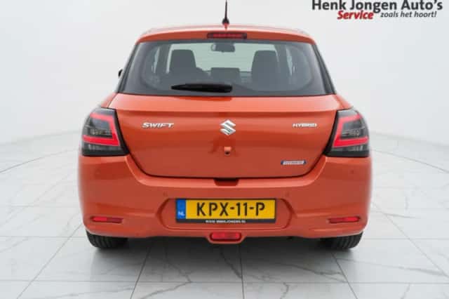 Suzuki Swift (2025) thumbnail 4