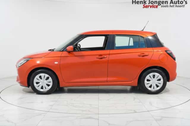 Suzuki Swift (2025) thumbnail 5