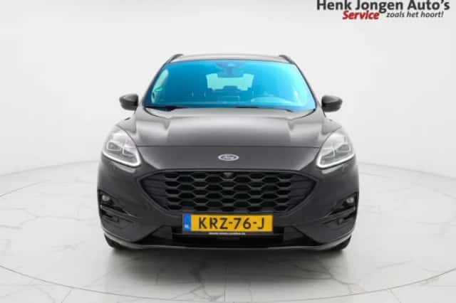 Ford Kuga (2023) thumbnail 3
