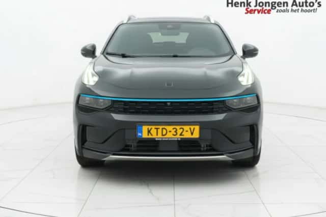 Lynk & Co 01 (2023) thumbnail 3