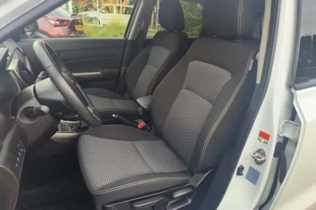 Suzuki Vitara (2025) thumbnail 6