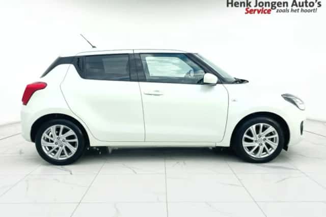 Suzuki Swift (2025) thumbnail 2