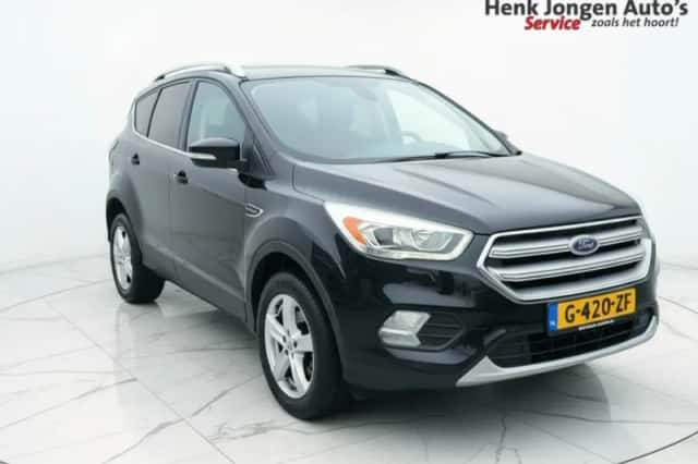 Ford Kuga (2017) thumbnail 1
