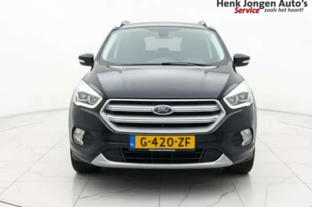 Ford Kuga (2017) thumbnail 3