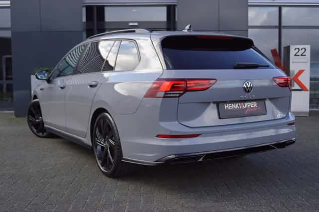 Volkswagen Golf (2024) thumbnail 2