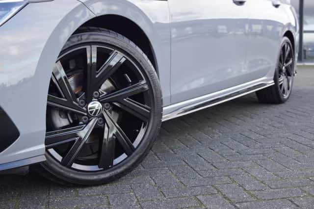 Volkswagen Golf (2024) thumbnail 6