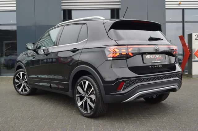 Volkswagen T-Cross (2024) thumbnail 2