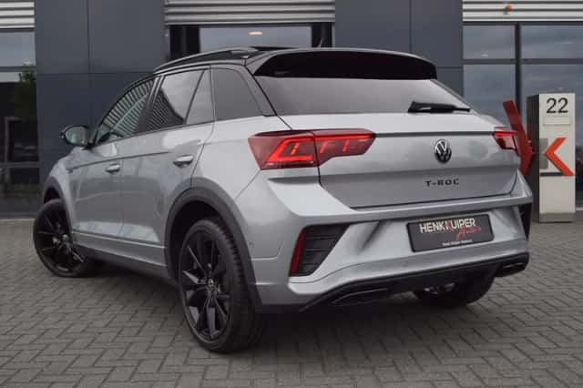 Volkswagen T-Roc (2024) thumbnail 2