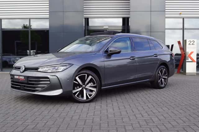 Volkswagen Passat (2024) thumbnail 1