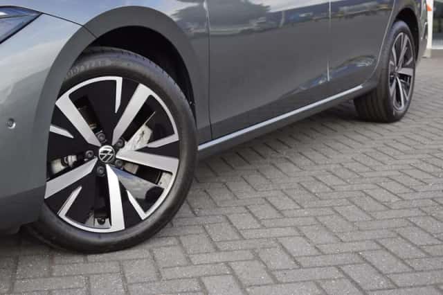 Volkswagen Passat (2024) thumbnail 6