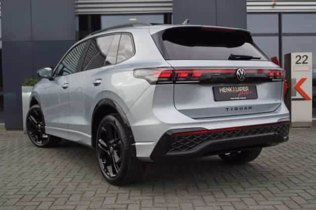 Volkswagen Tiguan (2025) thumbnail 2