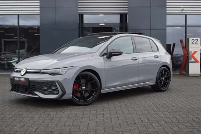 Volkswagen Golf (2024) thumbnail 1