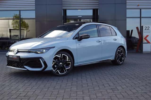 Volkswagen Golf (2025) thumbnail 1