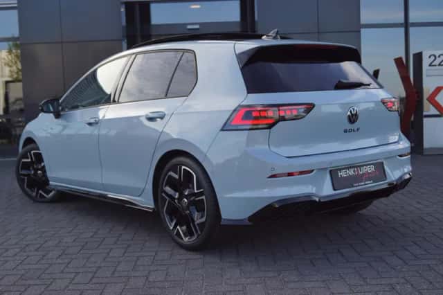 Volkswagen Golf (2025) thumbnail 2