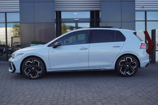 Volkswagen Golf (2025) thumbnail 5