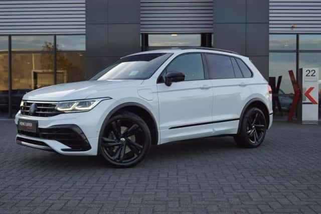 Volkswagen Tiguan (2022) thumbnail 1