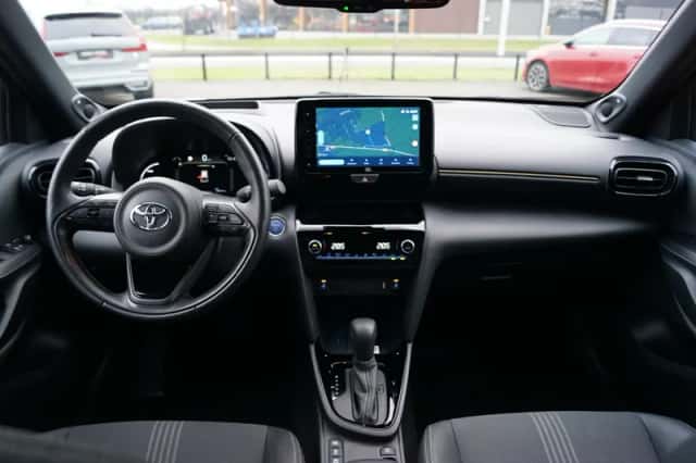 Toyota Yaris Cross (2022) thumbnail 4