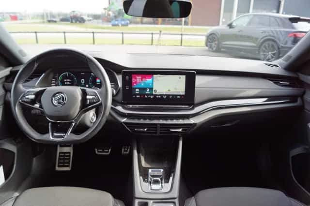 Škoda Octavia (2022) thumbnail 4