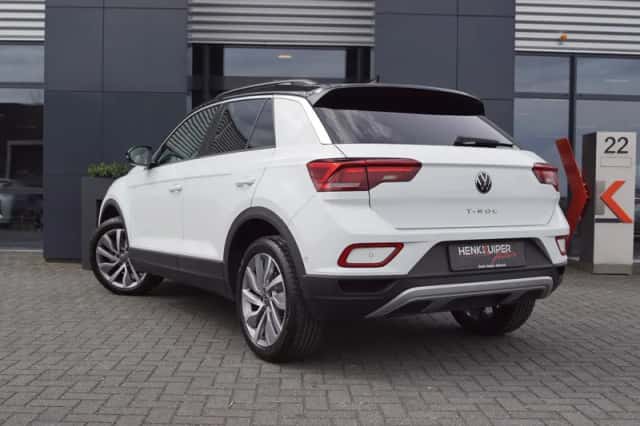 Volkswagen T-Roc (2025) thumbnail 2