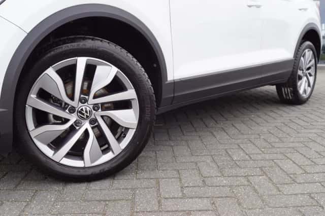 Volkswagen T-Roc (2025) thumbnail 6