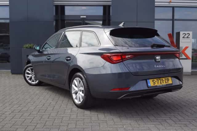 SEAT Leon Sportstourer (2022) thumbnail 2