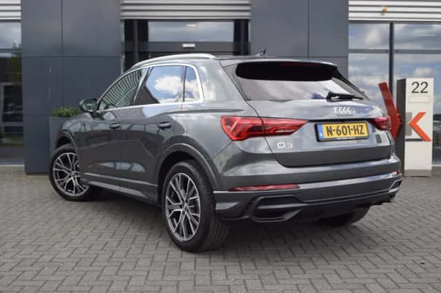 Audi Q3 (2019) thumbnail 2