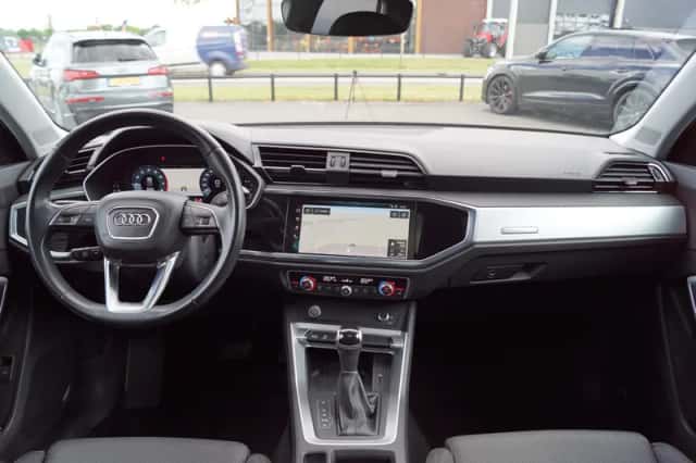 Audi Q3 (2019) thumbnail 4