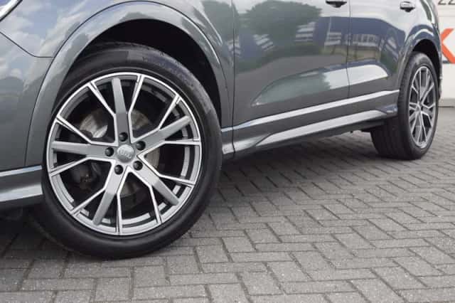 Audi Q3 (2019) thumbnail 6