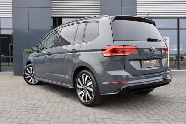 Volkswagen Touran (2025) thumbnail 2