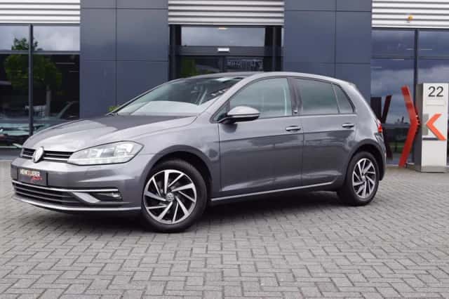 Volkswagen Golf (2017) thumbnail 1