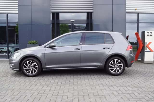 Volkswagen Golf (2017) thumbnail 5