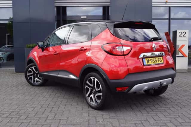 Renault Captur (2017) thumbnail 2