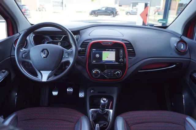Renault Captur (2017) thumbnail 4