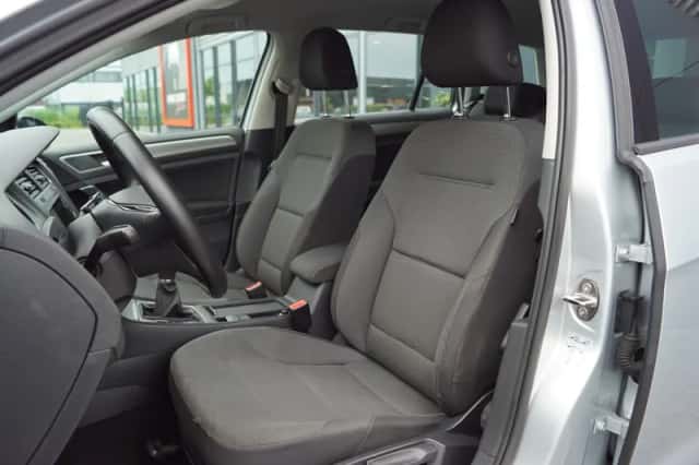 Volkswagen Golf (2014) thumbnail 3