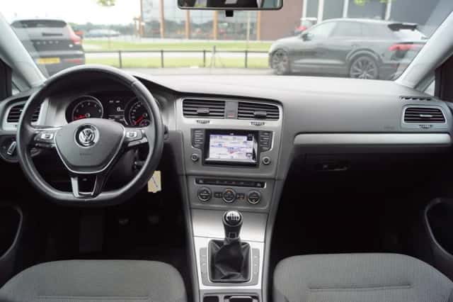 Volkswagen Golf (2014) thumbnail 4
