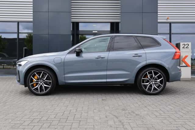Volvo XC60 (2023) thumbnail 5
