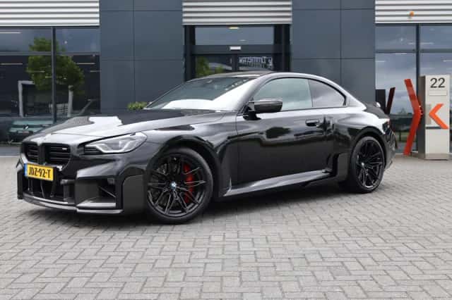 BMW M2 (2023) thumbnail 1