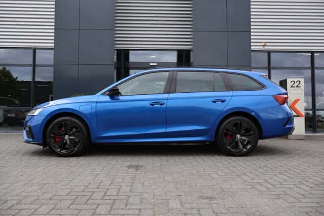 Škoda Octavia (2023) thumbnail 5