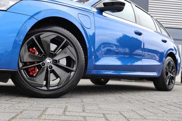 Škoda Octavia (2023) thumbnail 6