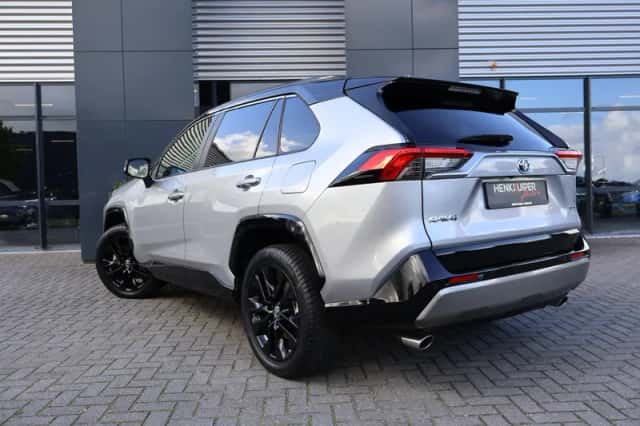 Toyota RAV4 (2025) thumbnail 2
