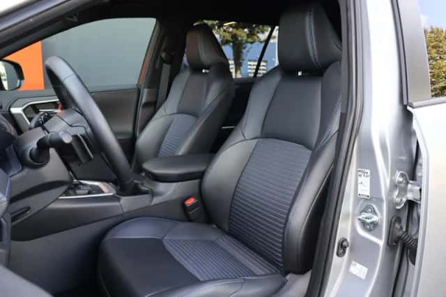 Toyota RAV4 (2025) thumbnail 3