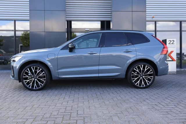 Volvo XC60 (2024) thumbnail 5
