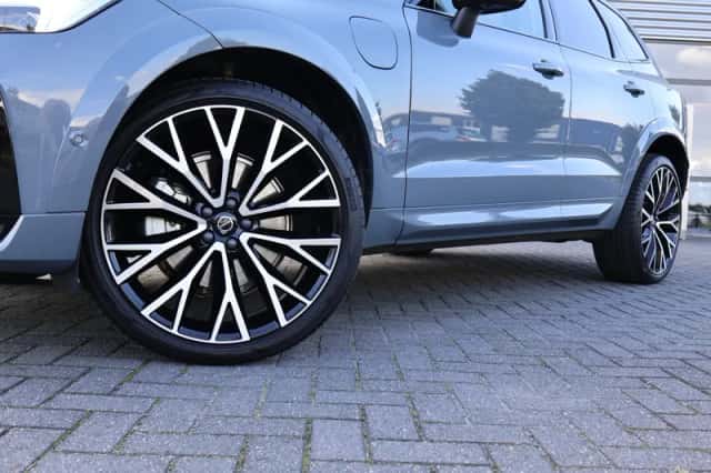 Volvo XC60 (2024) thumbnail 6